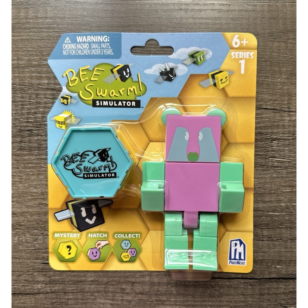 Bee Swarm Simulator Gummy‎ Bear Action Figure Pack w/ Mystery Bee & Honeycomb